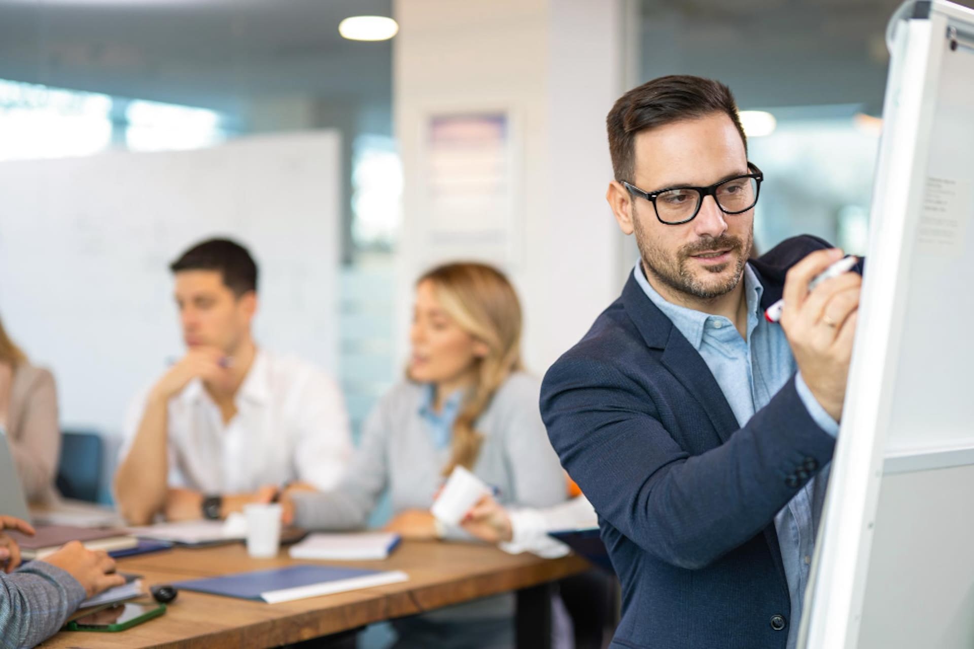 Cómo acceder a la ocupación profesional de formador para el empleo